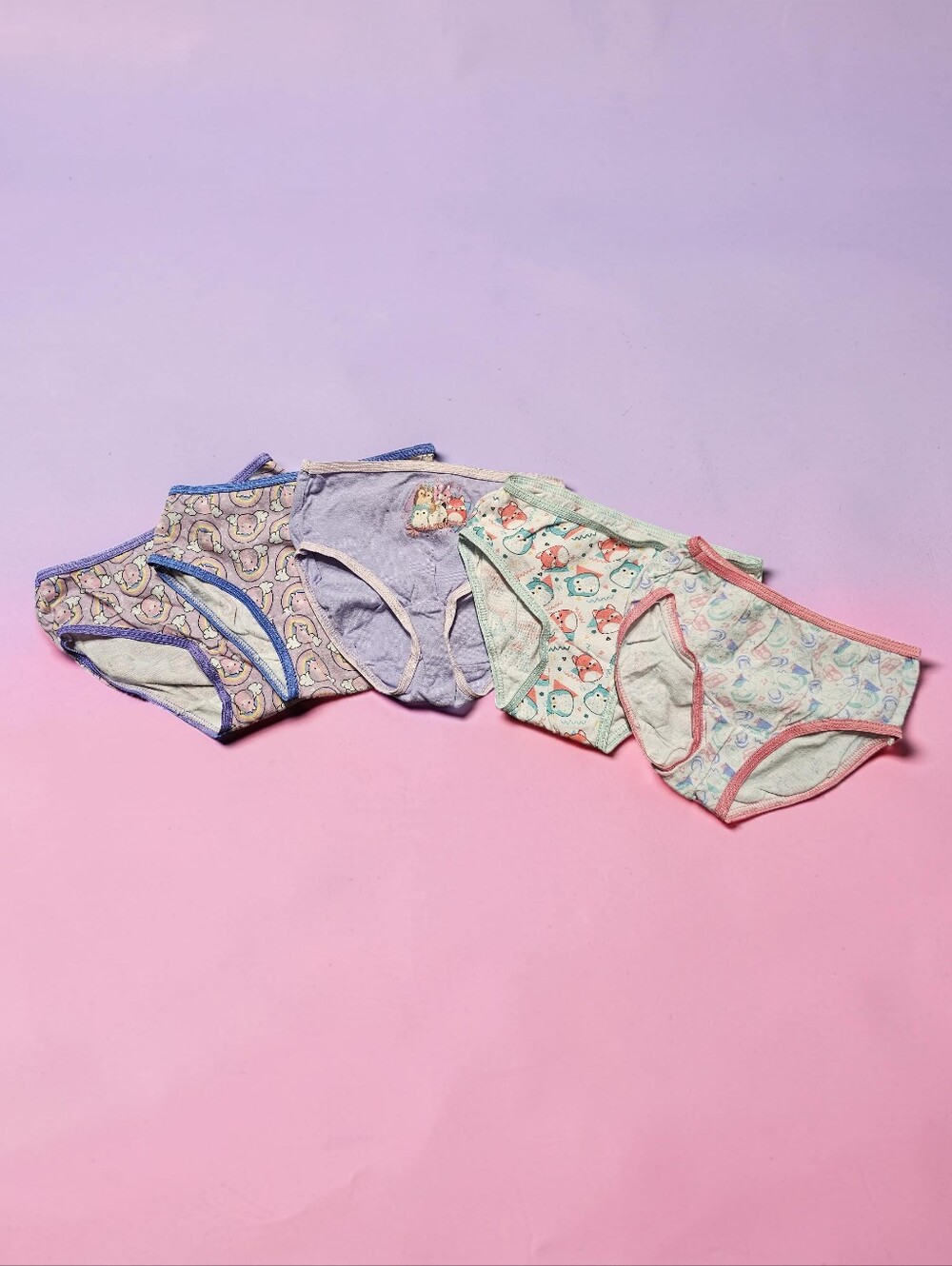 SQUISHMALLOWS Girls' Cotton Printed Briefs. Size 4. 5 Pairs. Never Been Worn!